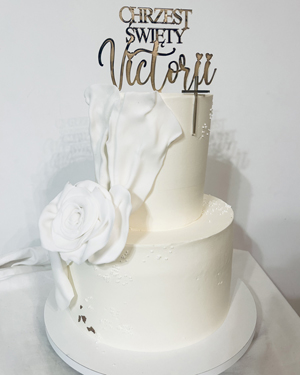 Tort z cukrową różą