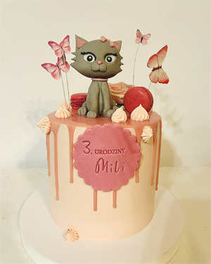 Tort dziewczęcy z kotkiem