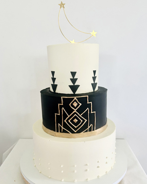 Tort piętrowy z księżycem